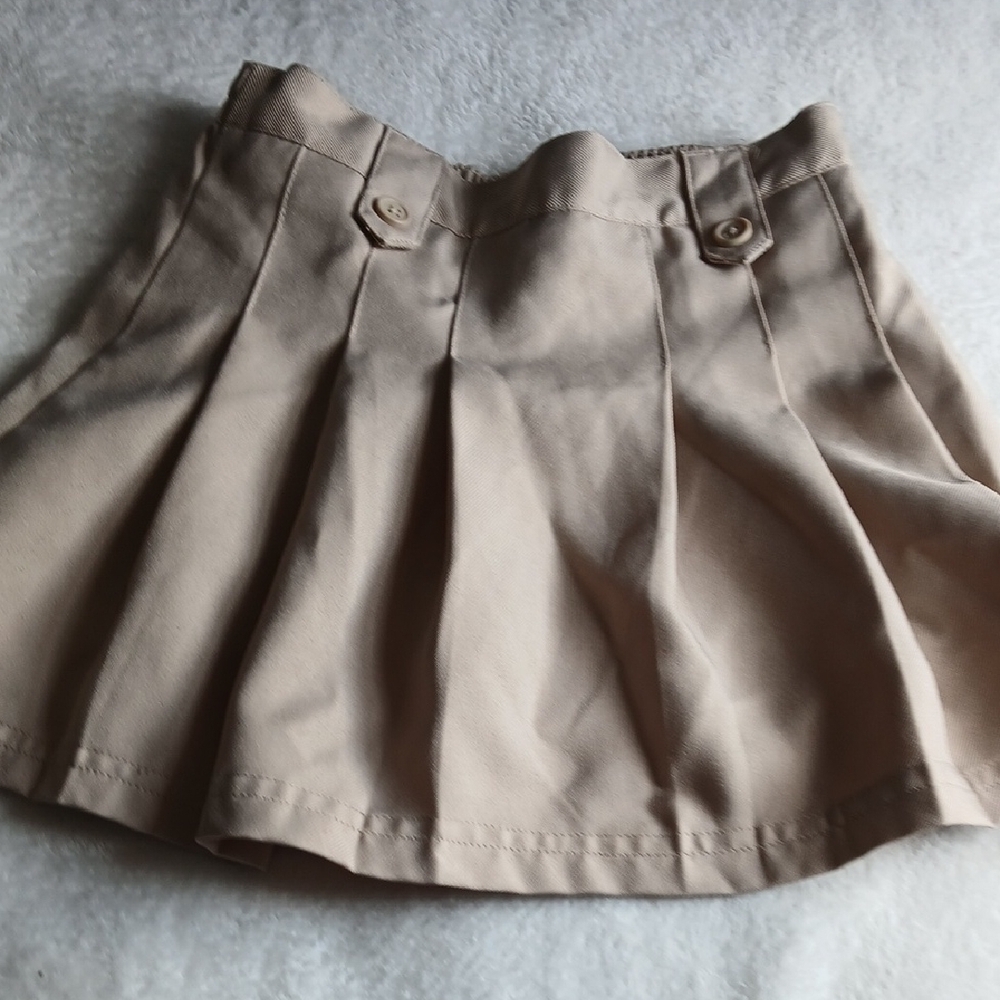 Izod Women's Pleated Skirt Trio in Navy and Beige - Picture 4 of 6